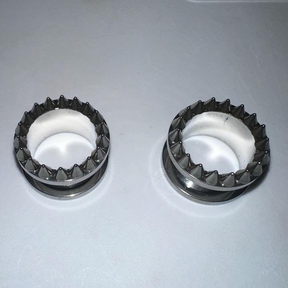 New 16 mm Ear Plugs piercings Earrings lobes never worn - Picture 2 of 7